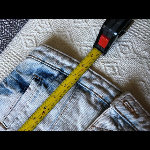 Light wash denim vest - Picture 8 of 9